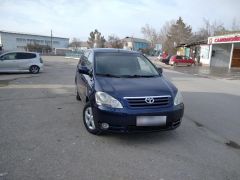 Сүрөт унаа Toyota Avensis Verso