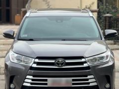 Photo of the vehicle Toyota Highlander