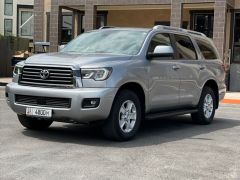 Сүрөт унаа Toyota Sequoia