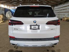 Photo of the vehicle BMW X5