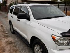 Фото авто Toyota Sequoia