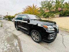 Photo of the vehicle Lexus LX