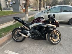 Photo of the vehicle Suzuki GSX-R 1000