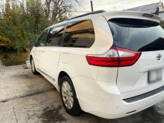 Фото авто Toyota Sienna