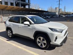 Photo of the vehicle Toyota RAV4