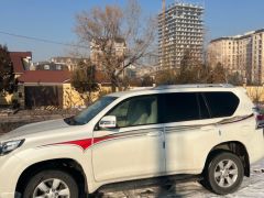 Сүрөт унаа Toyota Land Cruiser Prado