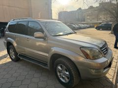 Photo of the vehicle Lexus GX