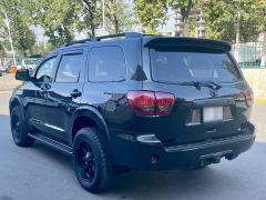 Фото авто Toyota Sequoia