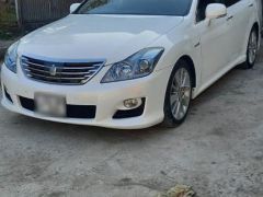 Photo of the vehicle Toyota Crown