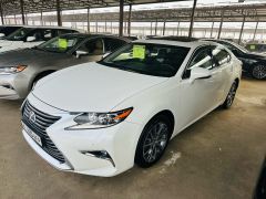 Photo of the vehicle Lexus ES