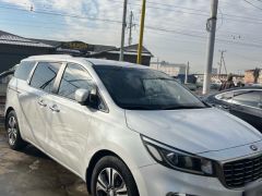 Photo of the vehicle Kia Carnival