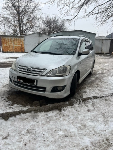 Toyota Avensis Verso