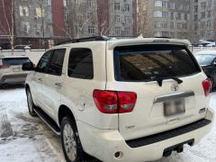 Photo of the vehicle Toyota Sequoia