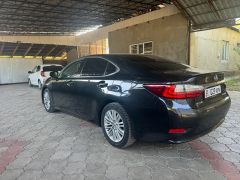 Photo of the vehicle Lexus ES