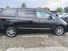 Фото авто Toyota Estima