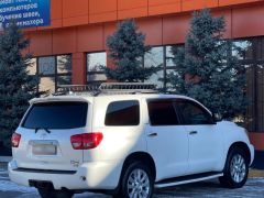 Сүрөт унаа Toyota Sequoia