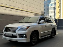 Photo of the vehicle Lexus LX