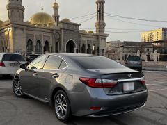 Photo of the vehicle Lexus ES