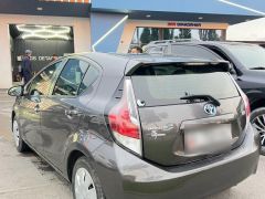 Сүрөт унаа Toyota Prius c