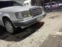 Сүрөт унаа Mercedes-Benz W124