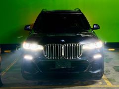 Photo of the vehicle BMW X7