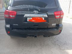 Сүрөт унаа Toyota Sequoia