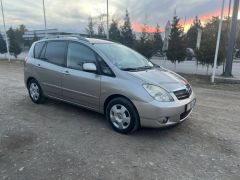 Сүрөт унаа Toyota Corolla Verso