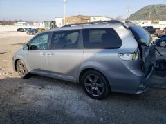 Фото авто Toyota Sienna