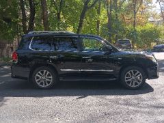 Photo of the vehicle Lexus LX