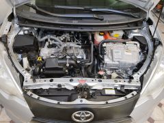 Сүрөт унаа Toyota Prius c