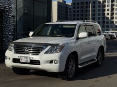 Photo of the vehicle Lexus LX