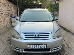 Фото авто Toyota Avensis Verso