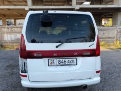 Сүрөт унаа Nissan Serena