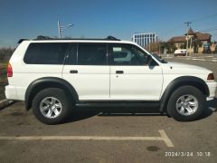 Сүрөт унаа Mitsubishi Montero Sport