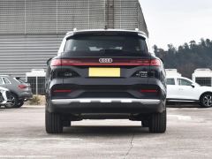 Photo of the vehicle Audi Q6