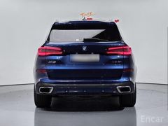 Photo of the vehicle BMW X5