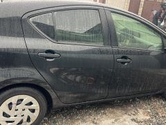 Сүрөт унаа Toyota Prius c