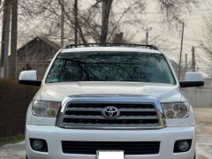 Сүрөт унаа Toyota Sequoia