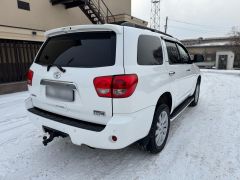 Photo of the vehicle Toyota Sequoia