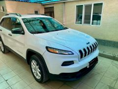 Сүрөт унаа Jeep Cherokee