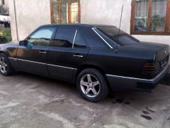 Сүрөт унаа Mercedes-Benz W124