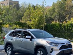 Сүрөт унаа Toyota RAV4