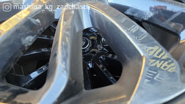 Wheel rims - Продаю на Range Rover диски R22