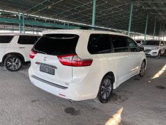 Фото авто Toyota Sienna