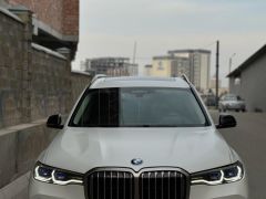 Photo of the vehicle BMW X7