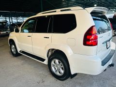 Photo of the vehicle Lexus GX