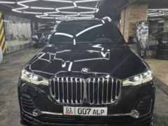 Photo of the vehicle BMW X7