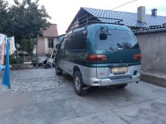 Сүрөт унаа Mitsubishi Delica