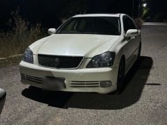 Photo of the vehicle Toyota Crown