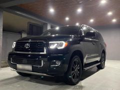 Photo of the vehicle Toyota Sequoia